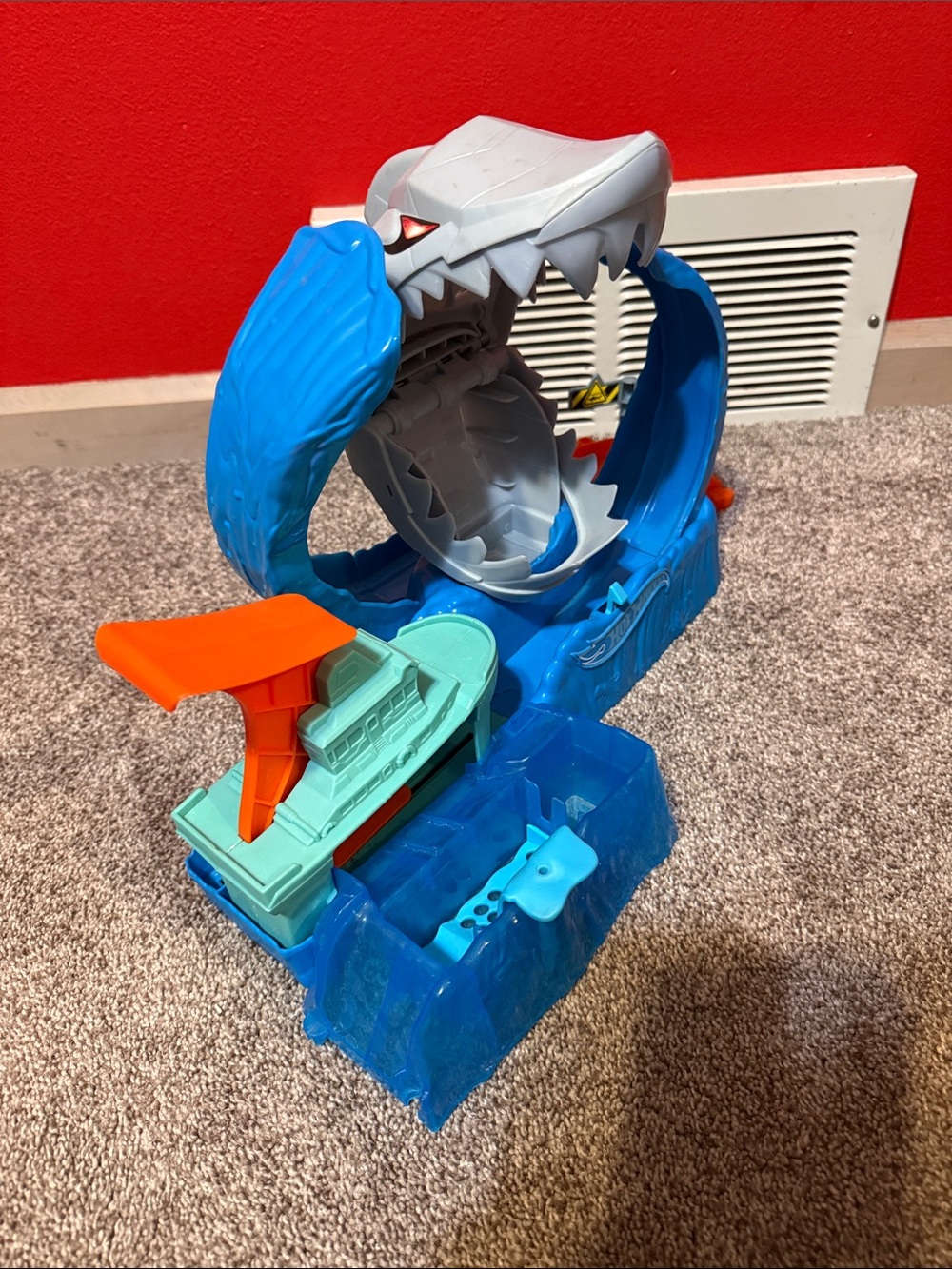 Hot Wheels City Track Playset Robo Shark Frenzy Color Shifter No Car included